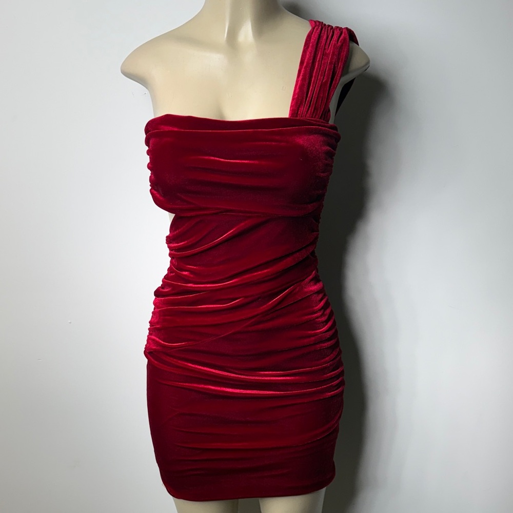 bebe One-Shoulder Ruby Red Velvet Ruched Mini Dress